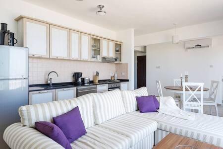 Joya Cyprus Mermaid Penthouse Apartment Agios Amvrosios  Exterior foto
